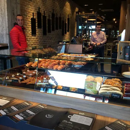 Couette-café Maltese 3*